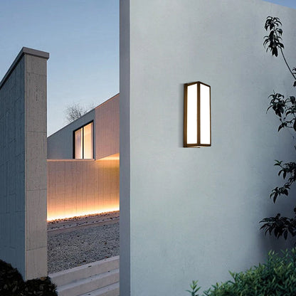 Modern Outdoor Wall Lamp - Black Metal & Acrylic Rectangular Design for Garden