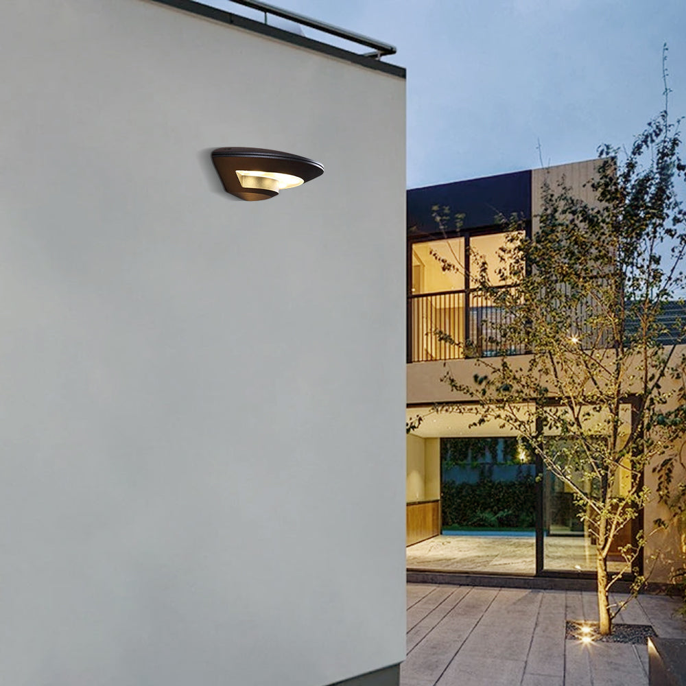 Minimalist Disc-Shaped Wall Lamp