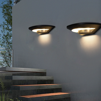 Minimalist Disc-Shaped Wall Lamp