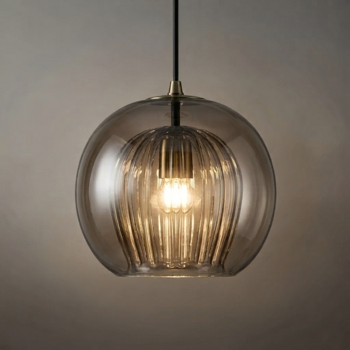 Lámpara colgante Vetro Nordic Globe – Cristal transparente o ámbar para dormitorio